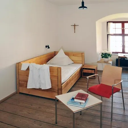 فندق Tagungshaus Kloster Heiligkreuztal Altheim (Biberach)